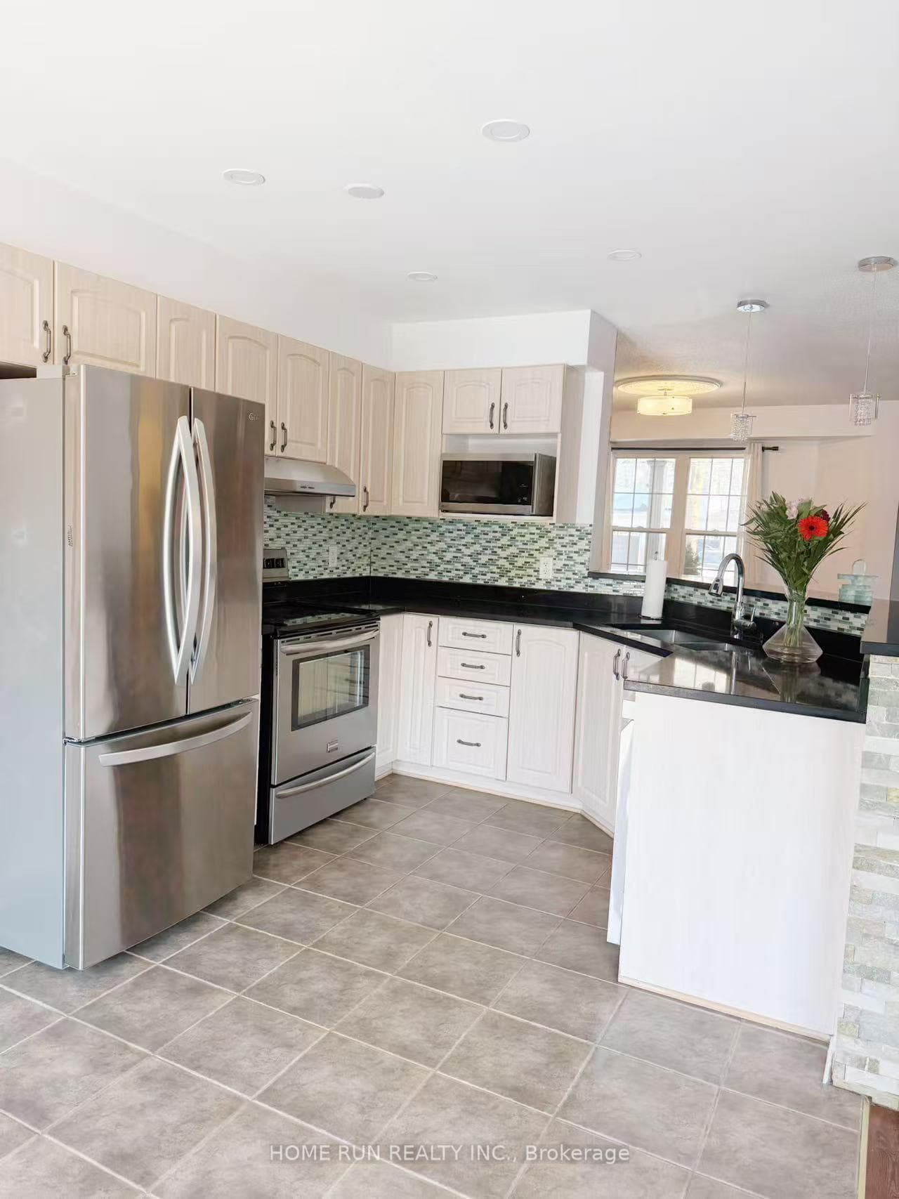 330 Applecross Crescent photo 9