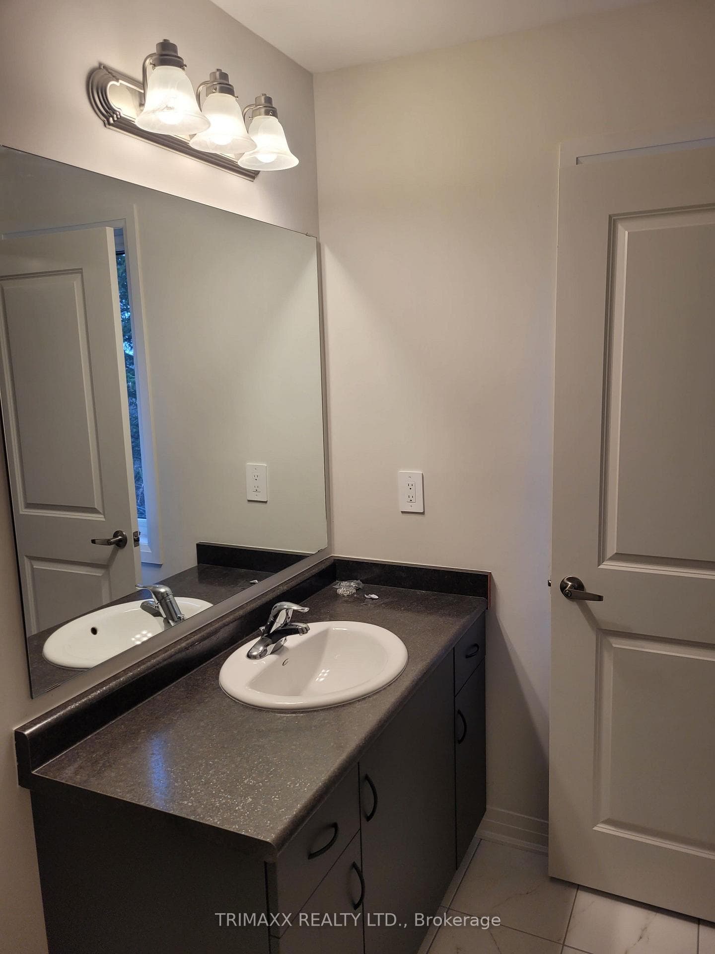 178 Middleton Street photo 9