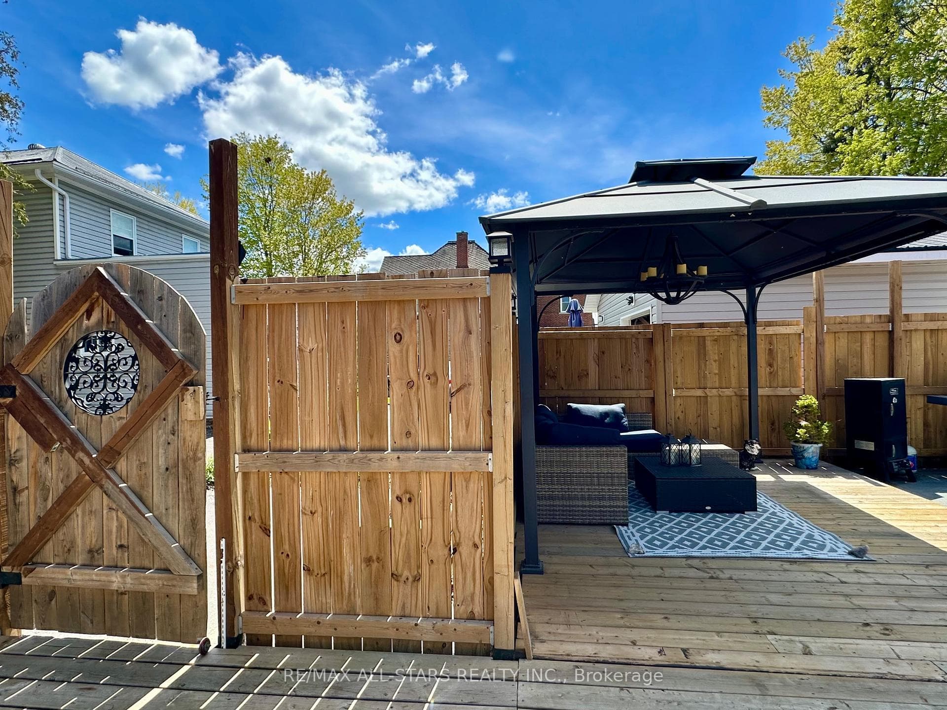 138 Colborne Street photo 37
