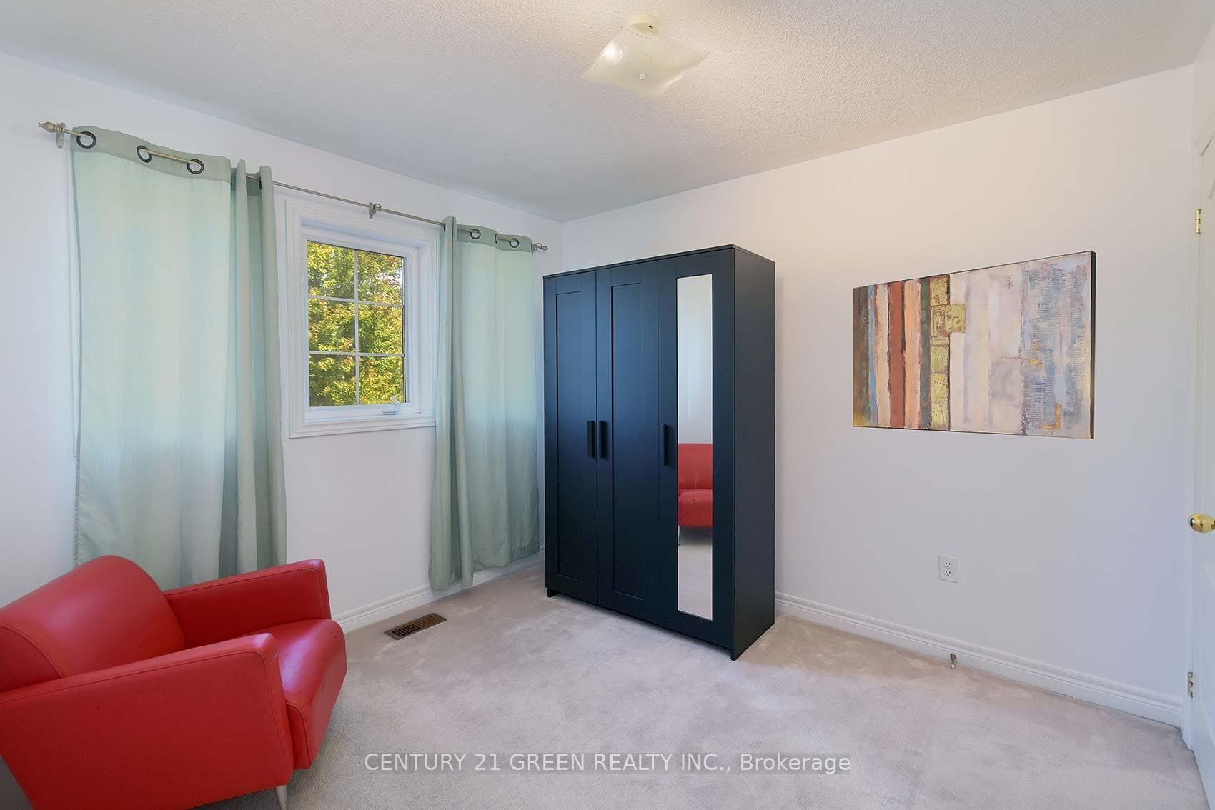 8 Lampman Drive photo 20