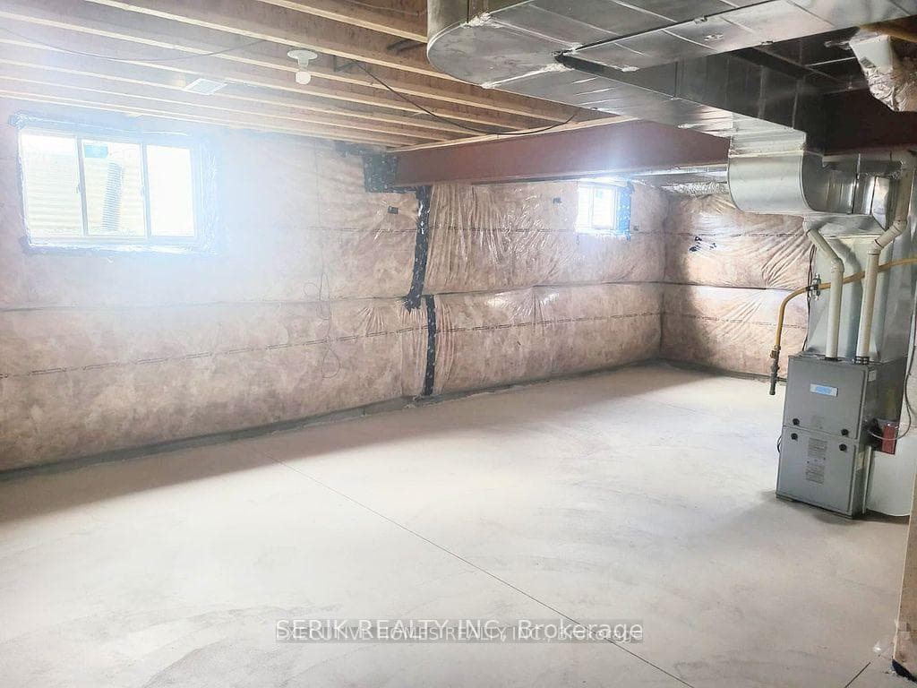 215 Wells Avenue photo 29
