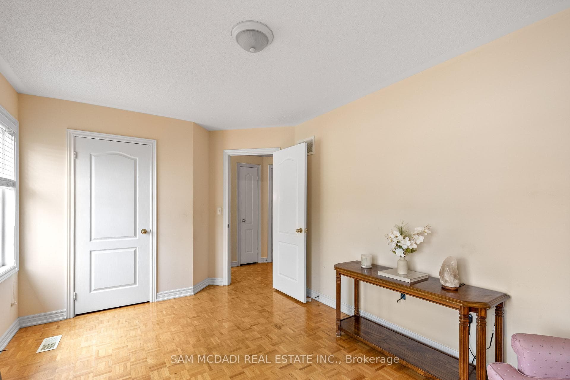 28 Millsborough Road photo 16
