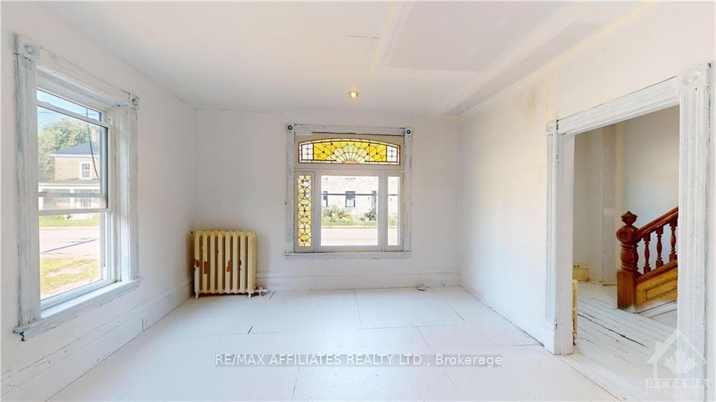 235 JAMES Street photo 11
