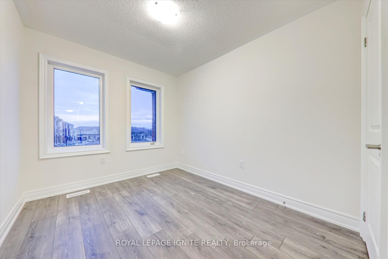 2894 Shortreed Gardens photo 19