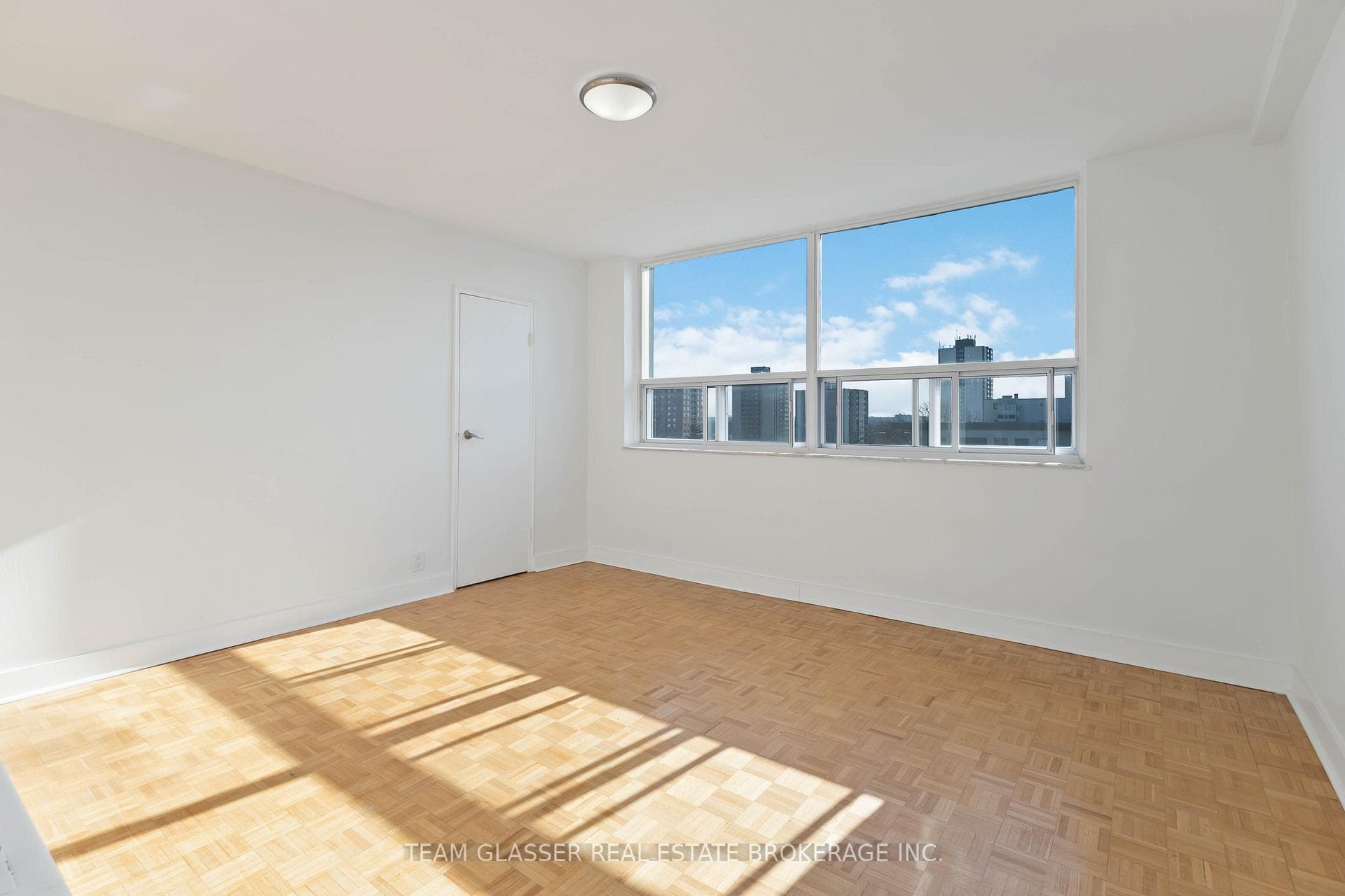 396 Queens Avenue Unit 801 photo 19