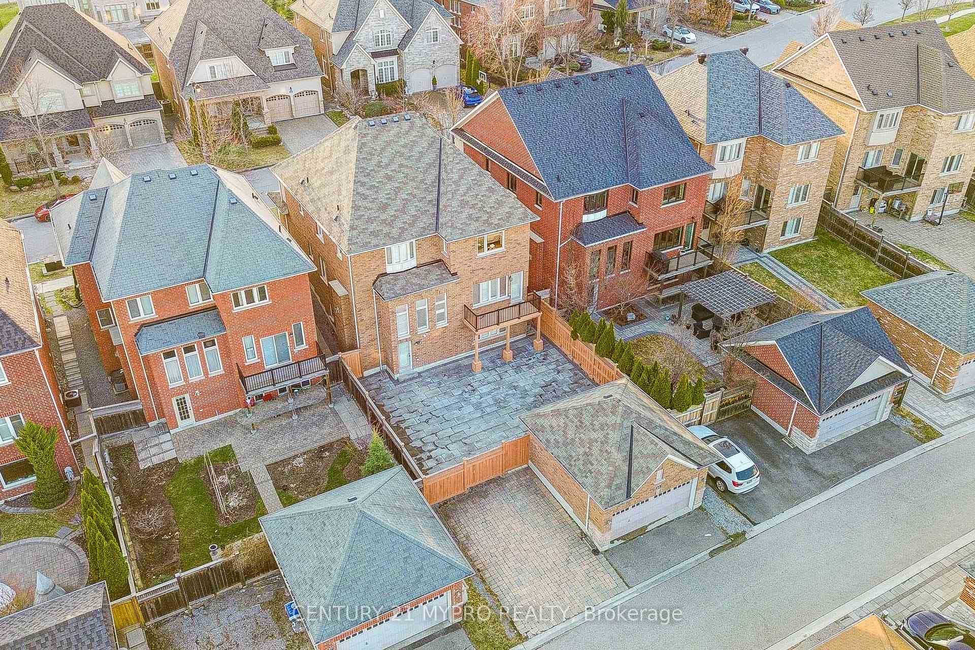 64 Glengordon Crescent photo 37