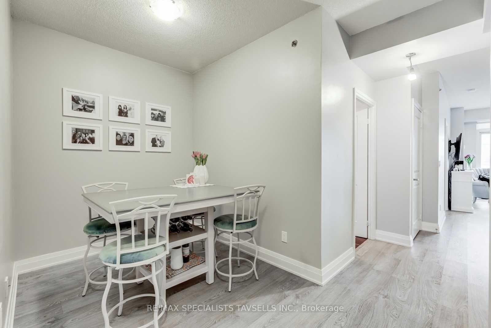 55 Speers Road Unit 204 photo 4