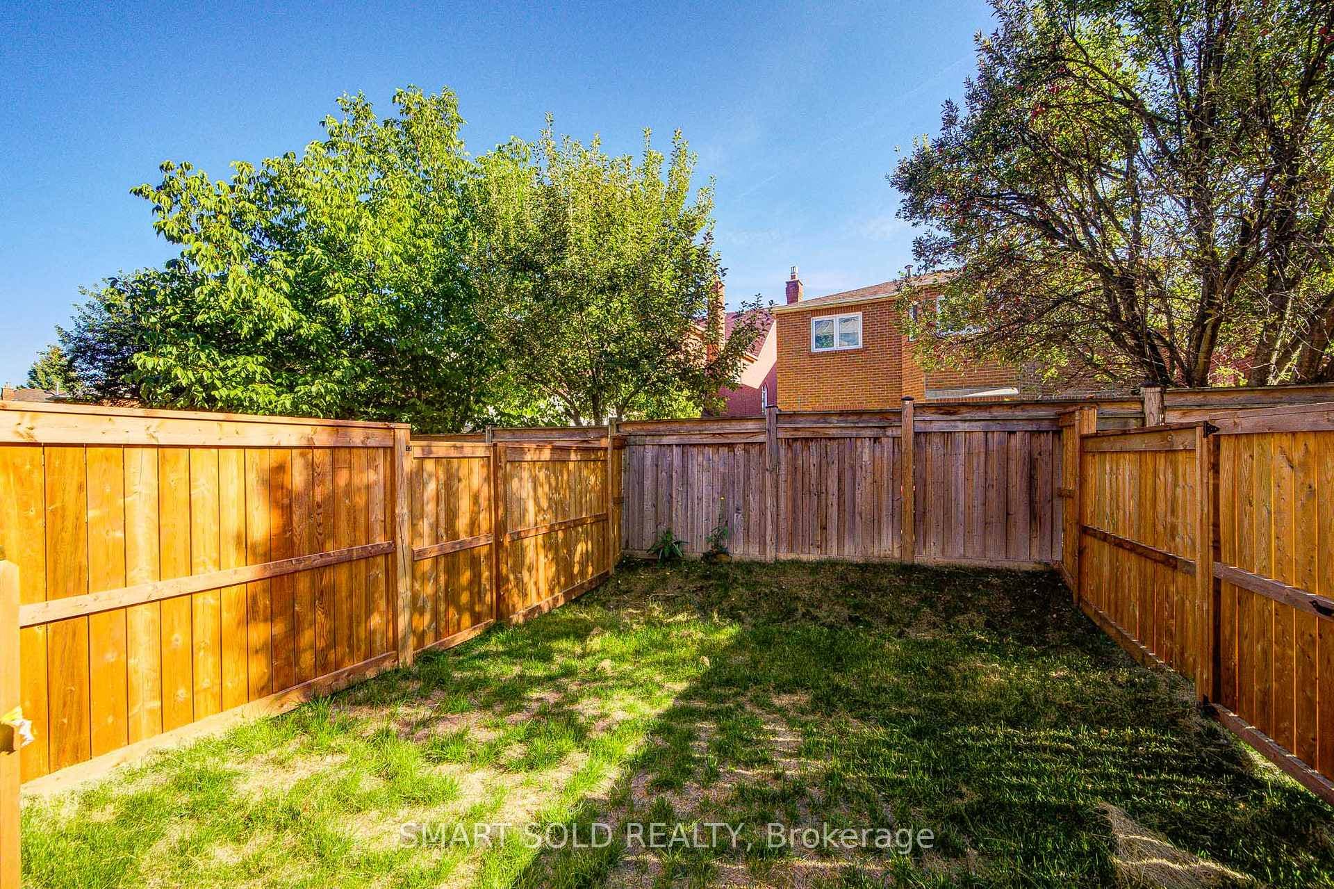 63 Alton Crescent photo 42