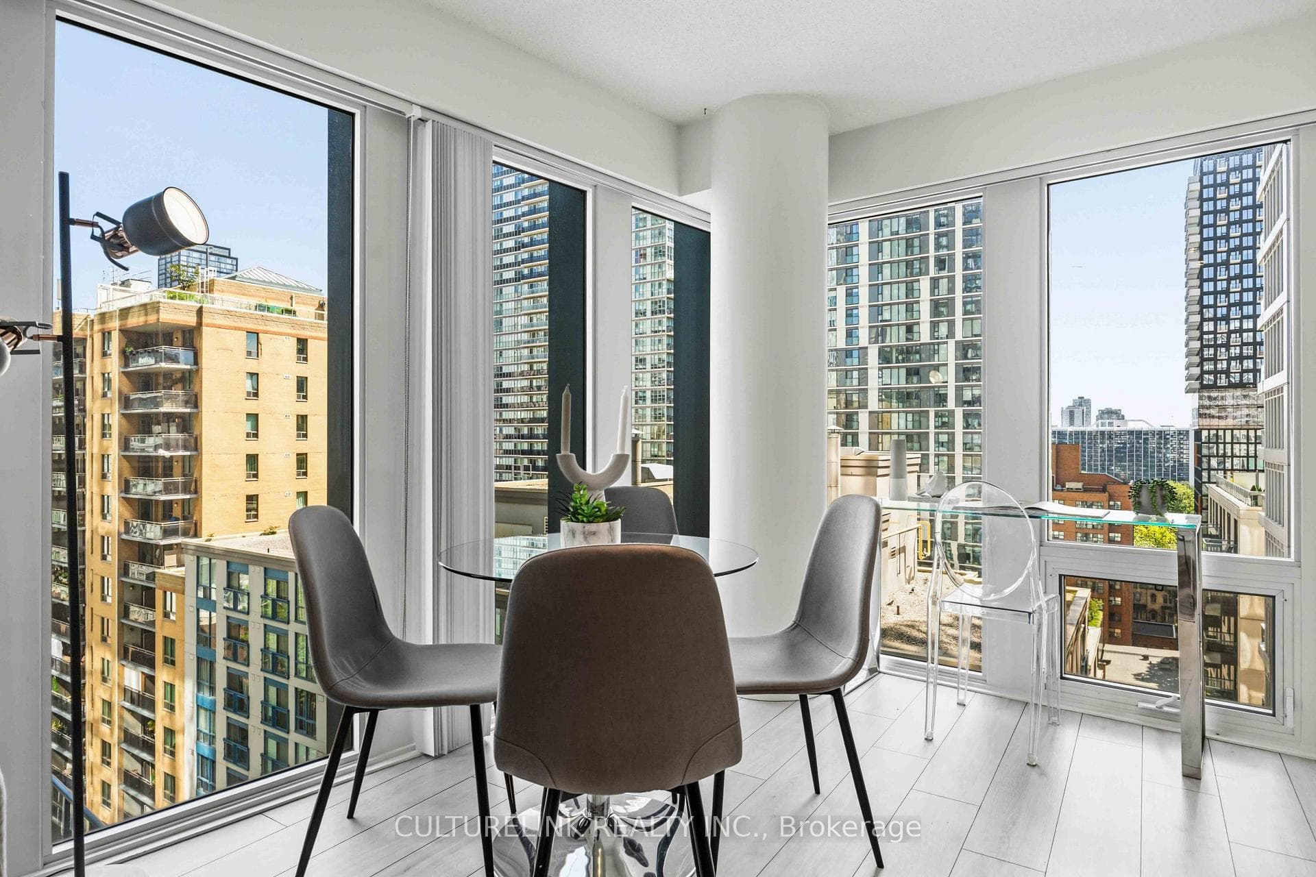 60 Shuter Street Unit 1611 photo 3