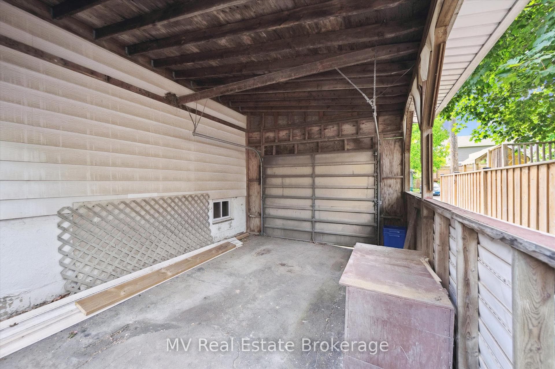 164 Graham Street photo 26