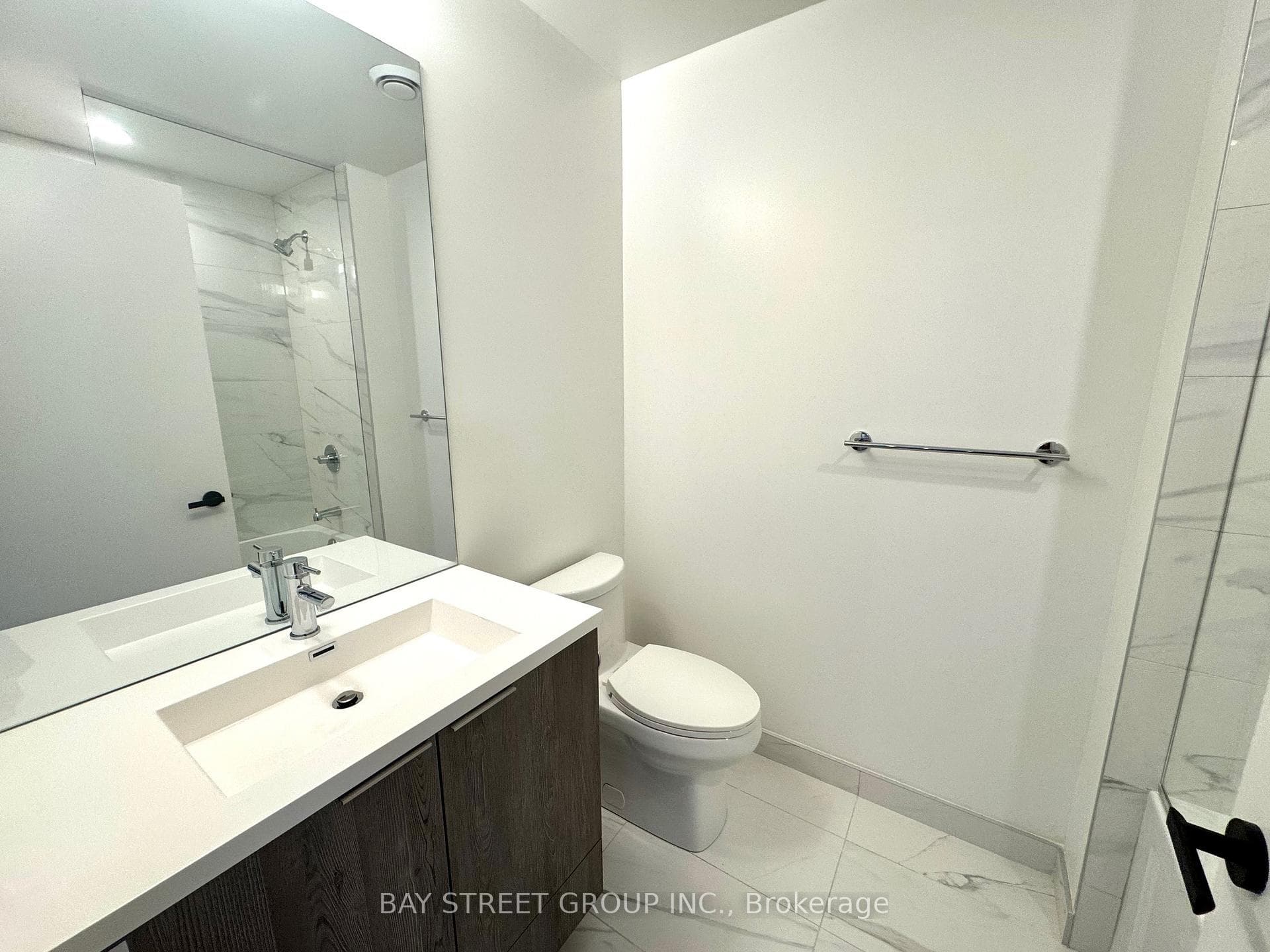 8 Interchange Way Unit 1205 photo 6