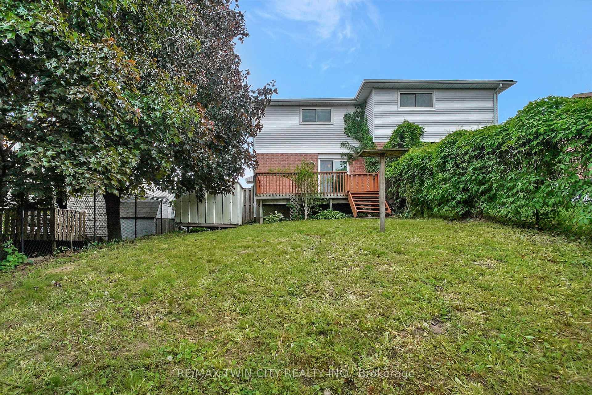26 Folkstone Crescent photo 31