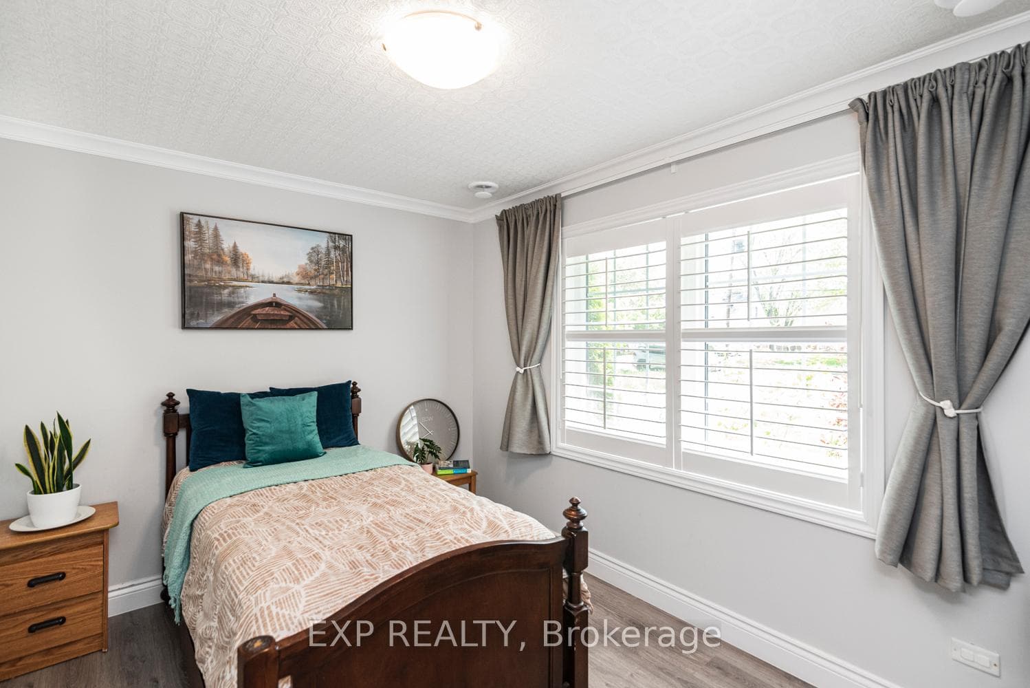 2055 Churchill Avenue photo 9