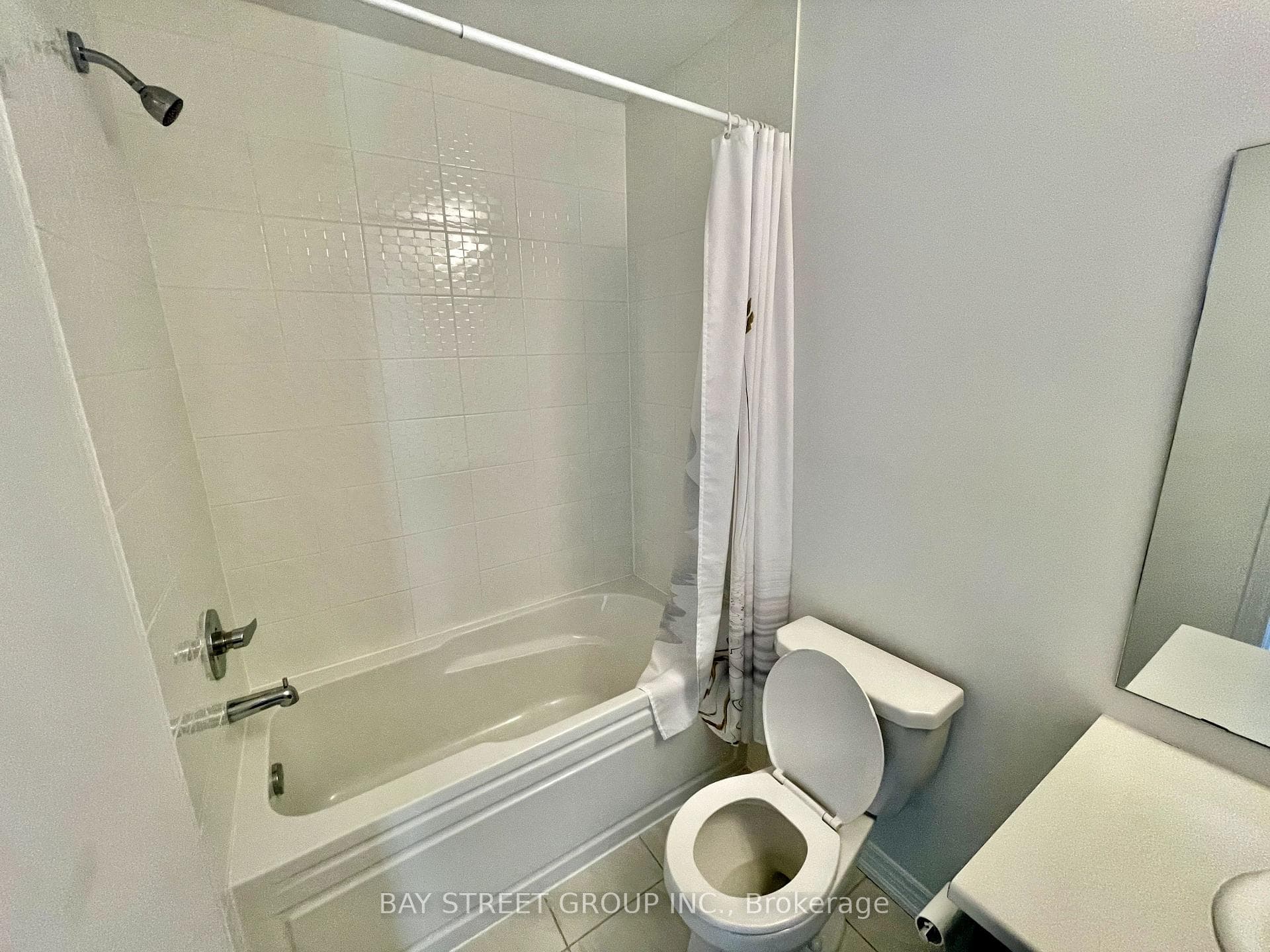 11814 Tenth Line photo 16