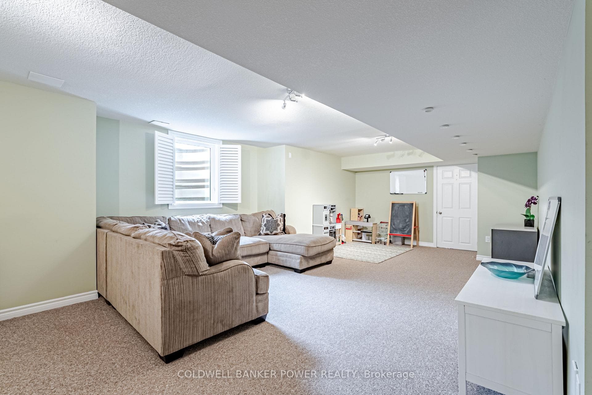 54 Grasmere Crescent photo 37