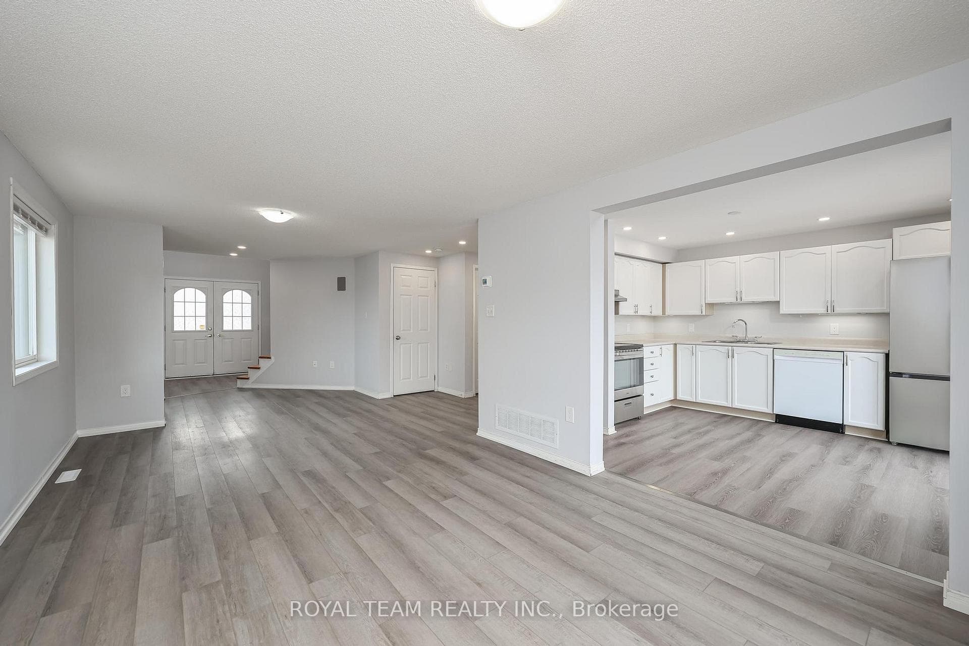 186 Madelaine Drive photo 12
