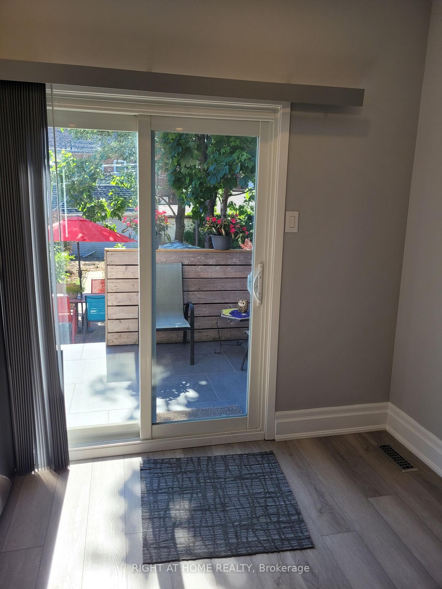 1042 St Clarens Avenue Unit 1 photo 8