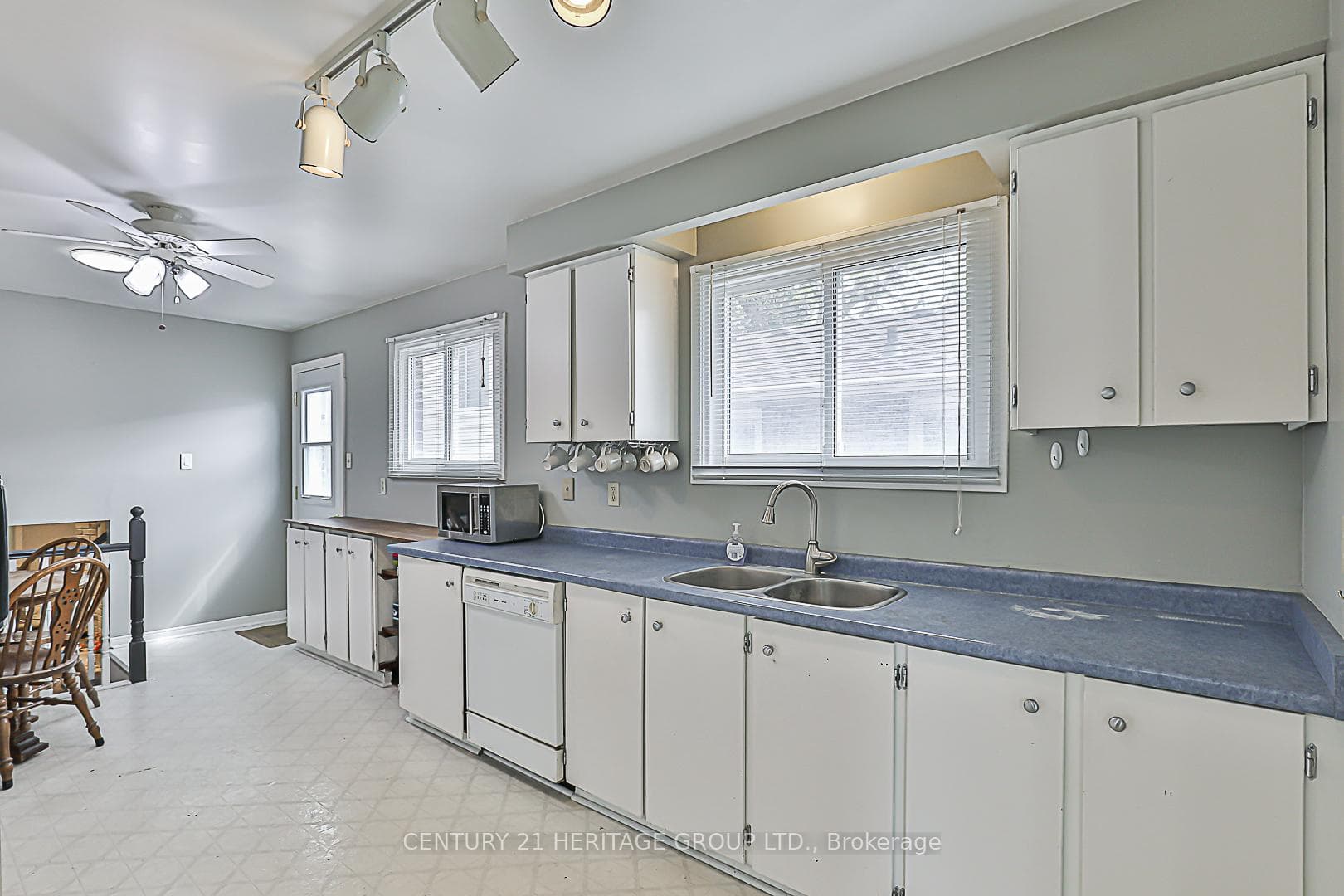 296 Plymouth Trail photo 12