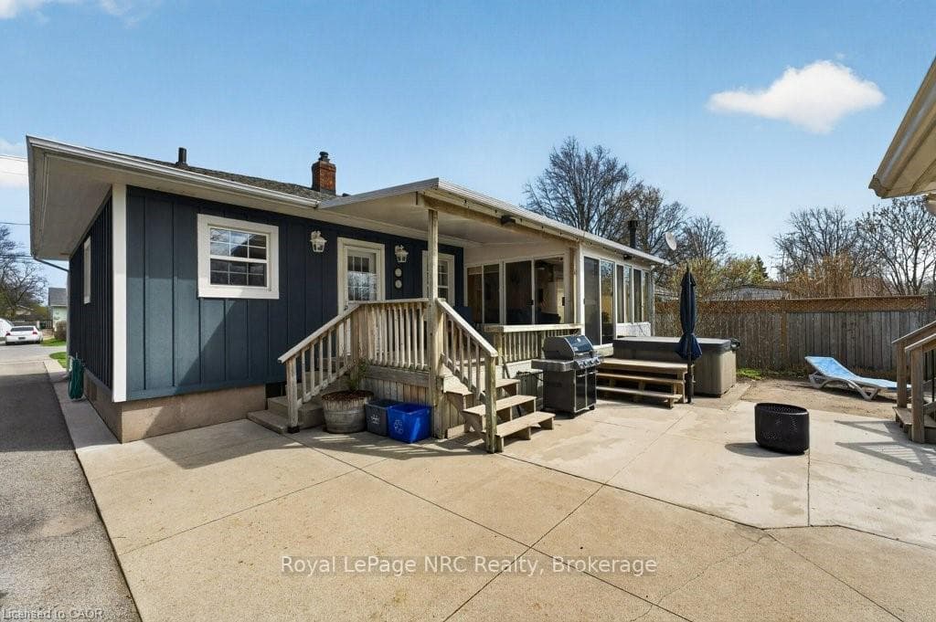 34 Admiral Road photo 27