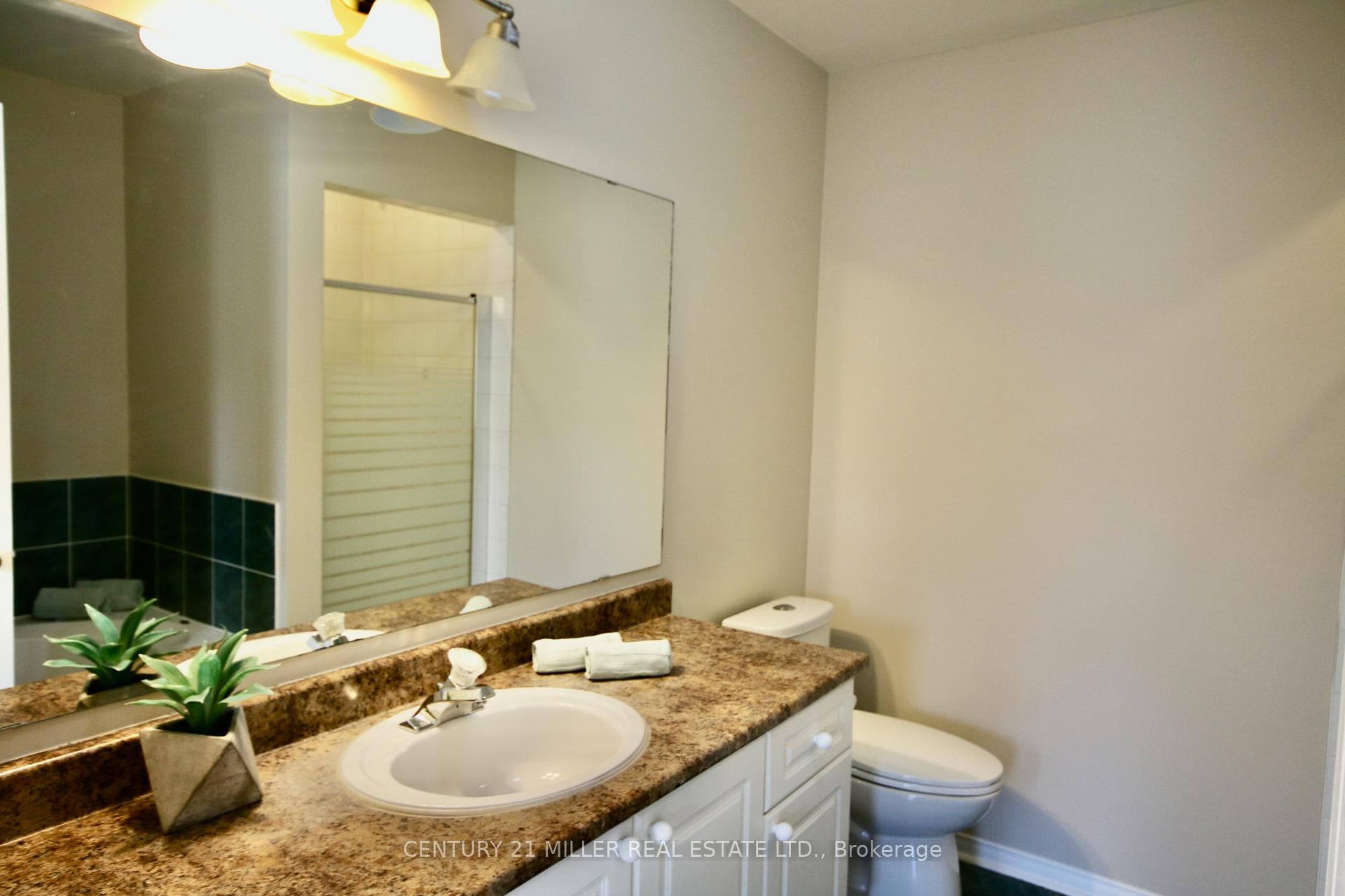 5530 Glen Erin Drive Unit 140 photo 22
