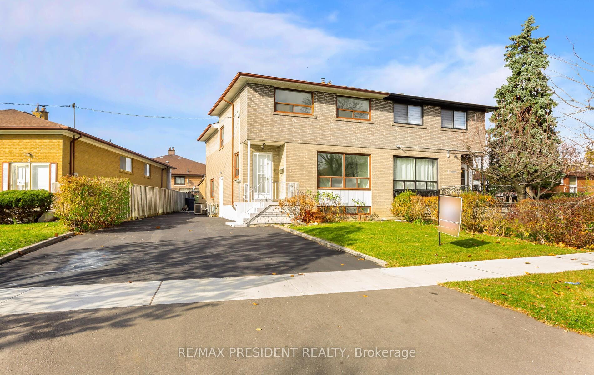 3 Clayhall Crescent photo 2