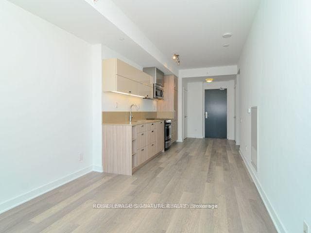 290 Adelaide Street Unit 1007 photo 8