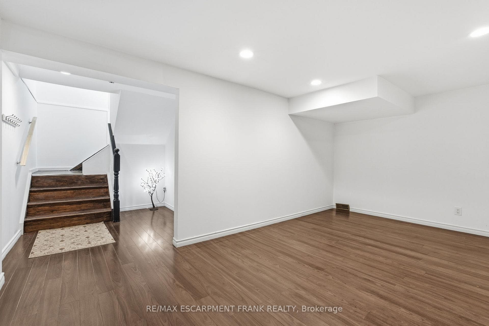 352 East 28th Street photo 37