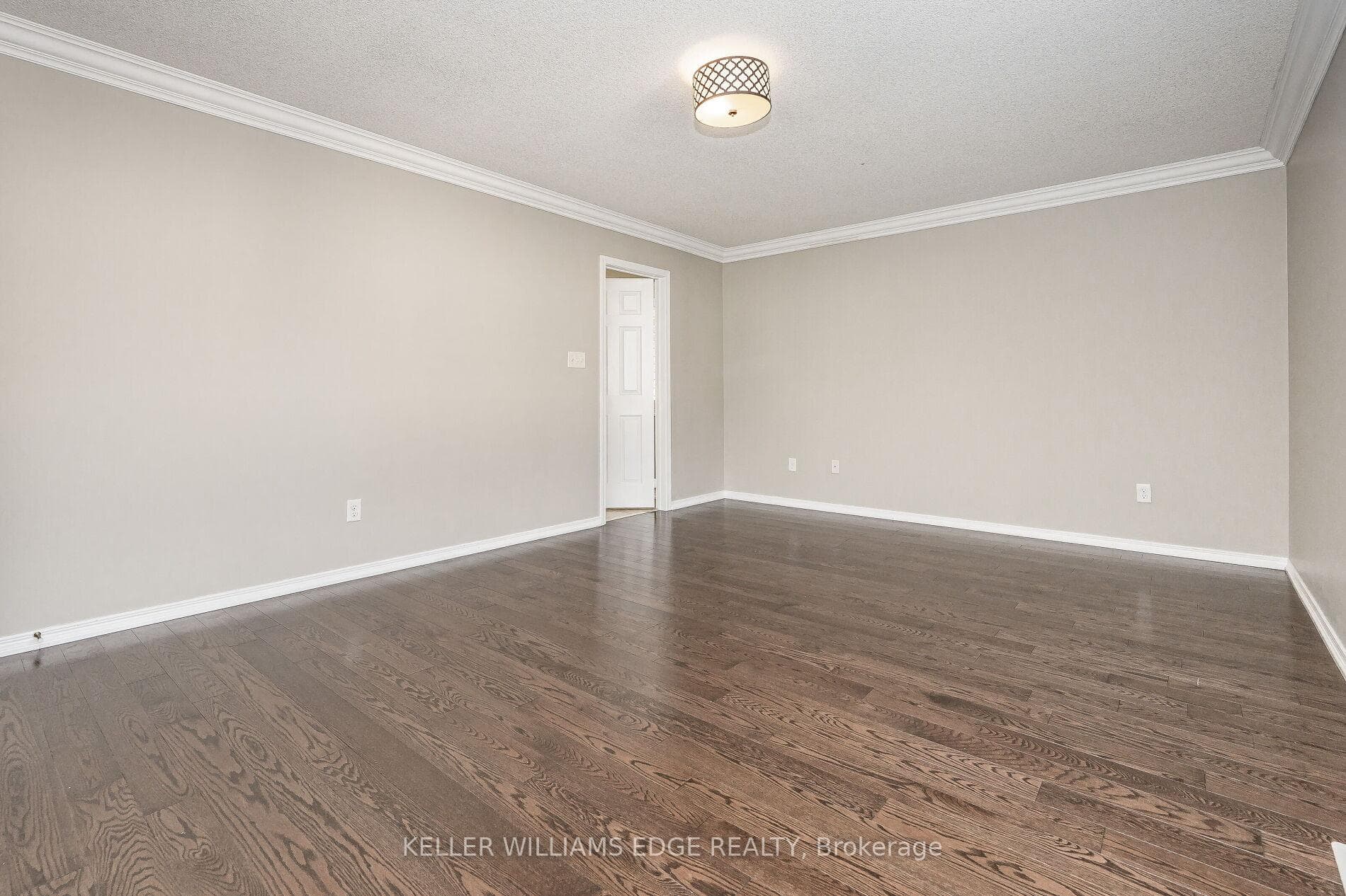 4756 Deforest Crescent photo 22