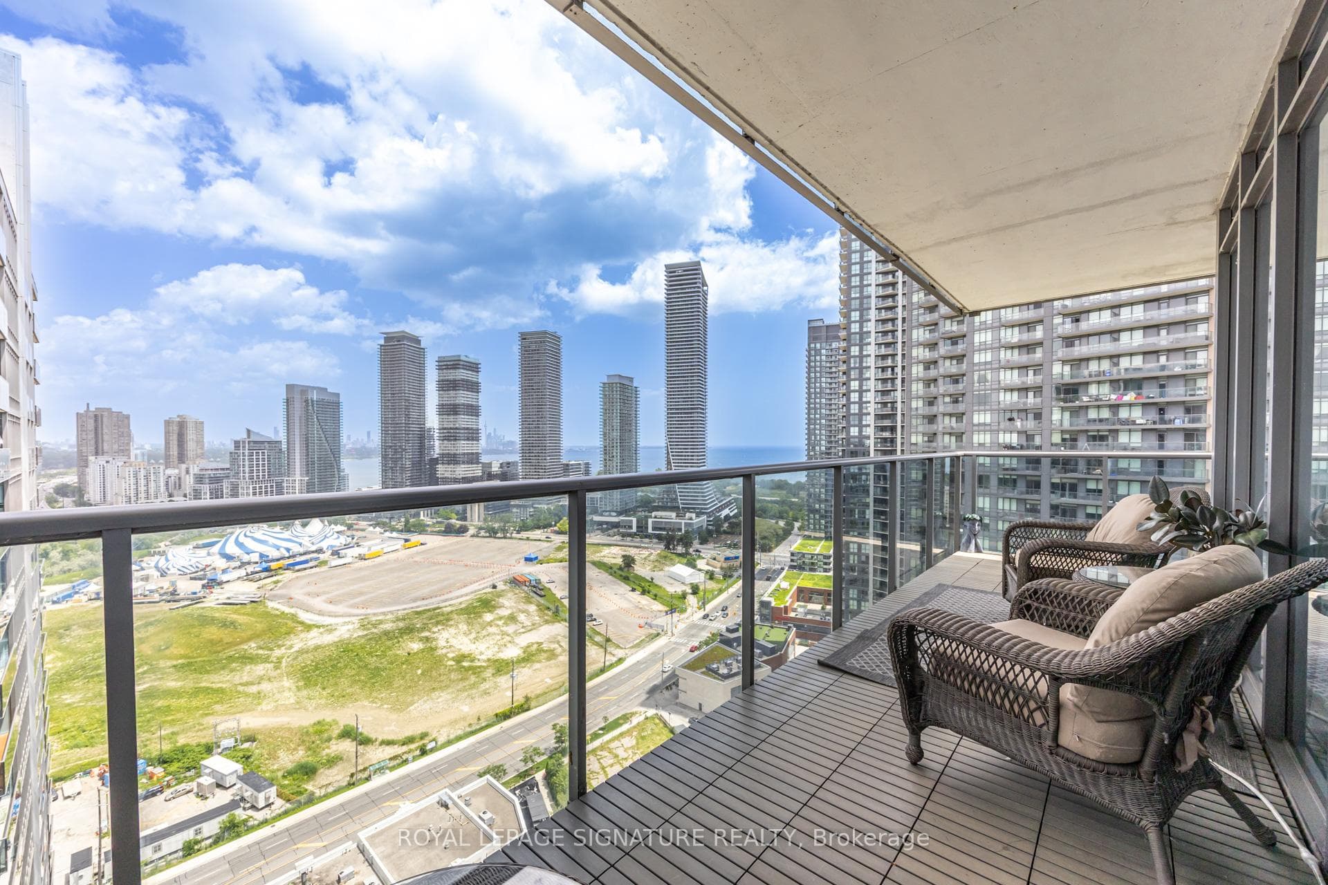 88 Park Lawn Road Unit 2808 photo 2