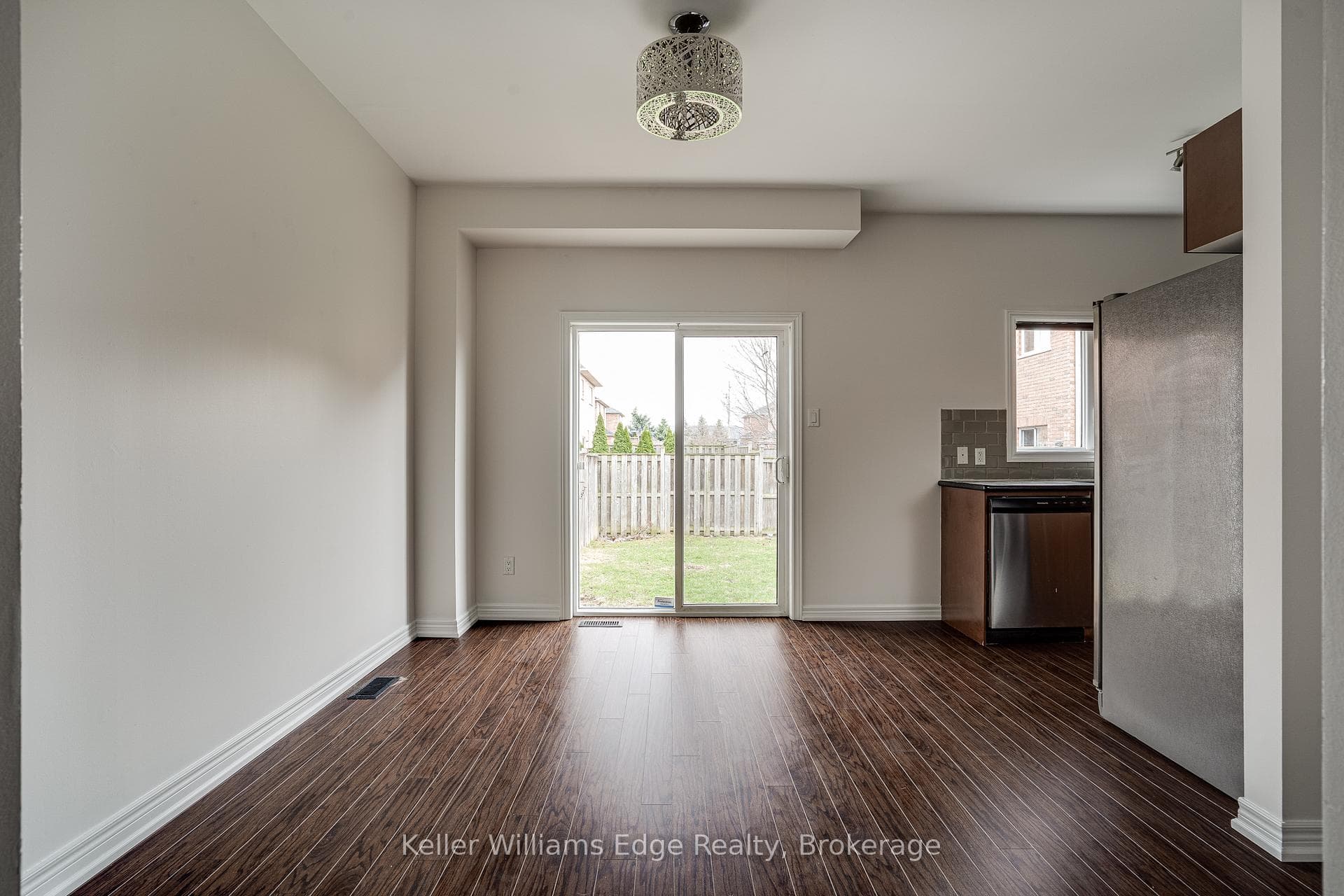 93 Glendarling Crescent photo 11