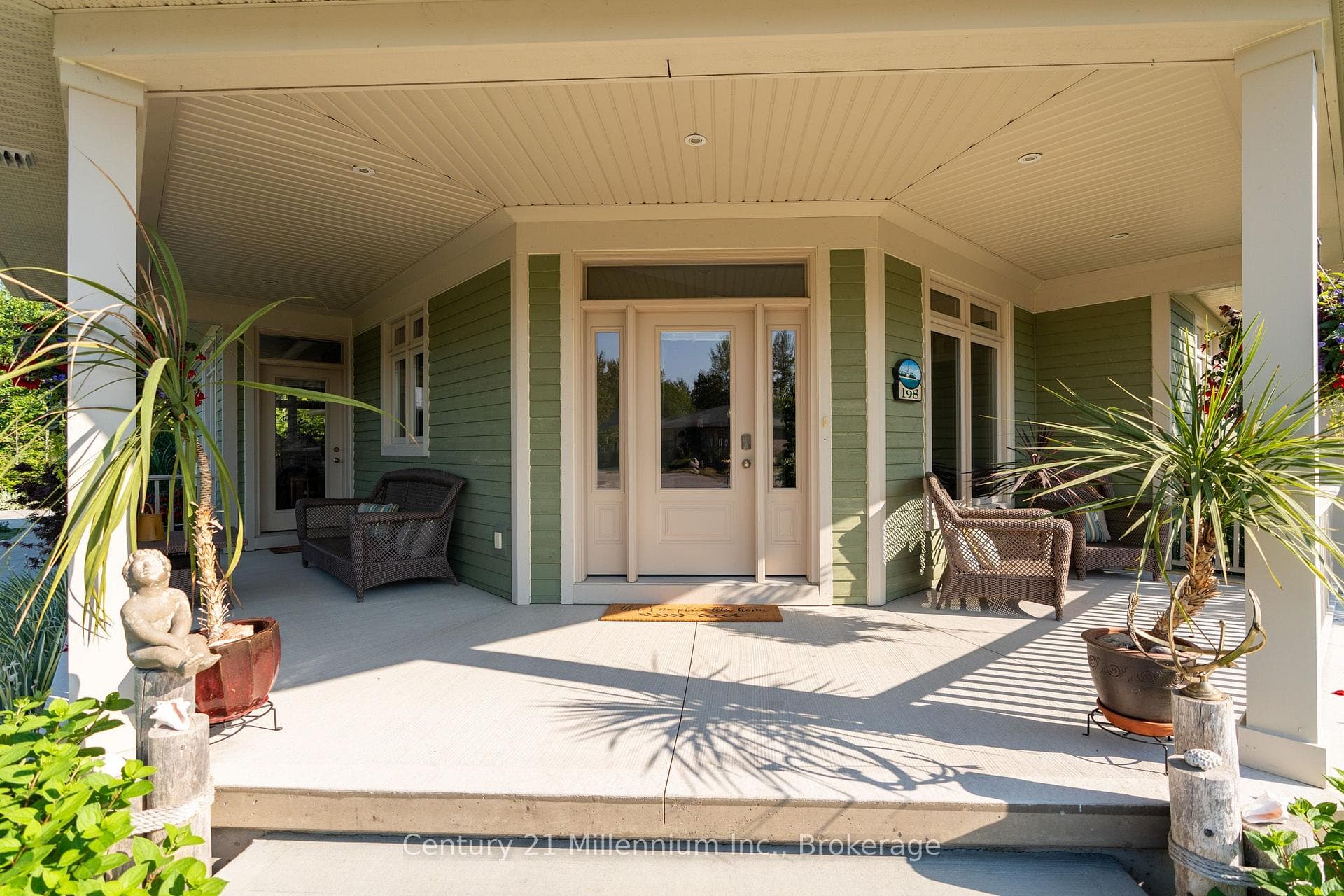 198 Emerald Drive photo 2