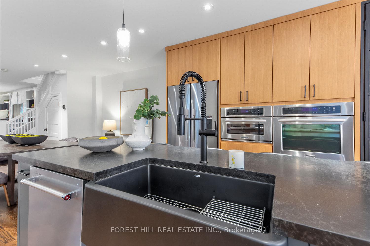 97 Olive Avenue photo 14