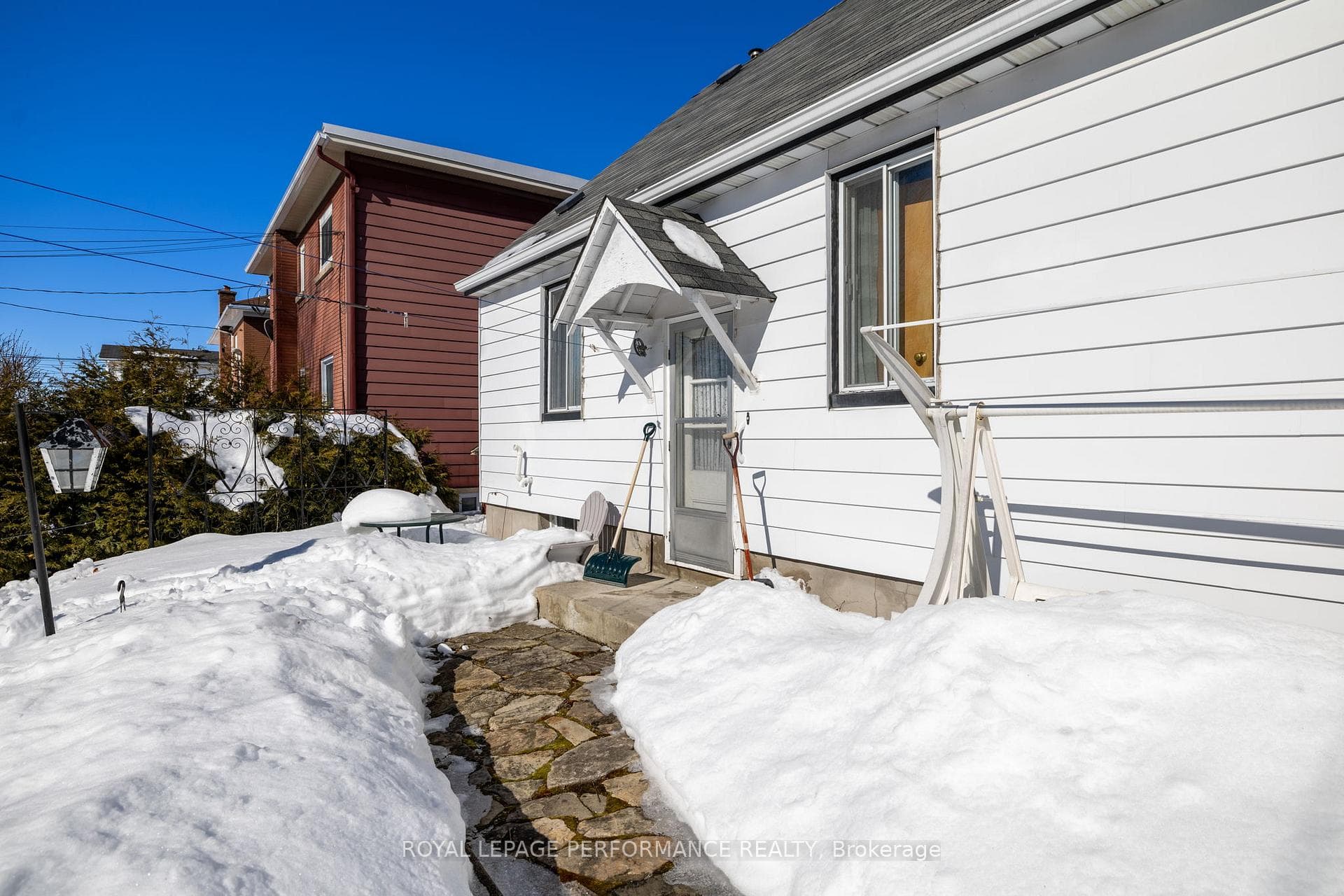1084 Richard Avenue photo 27