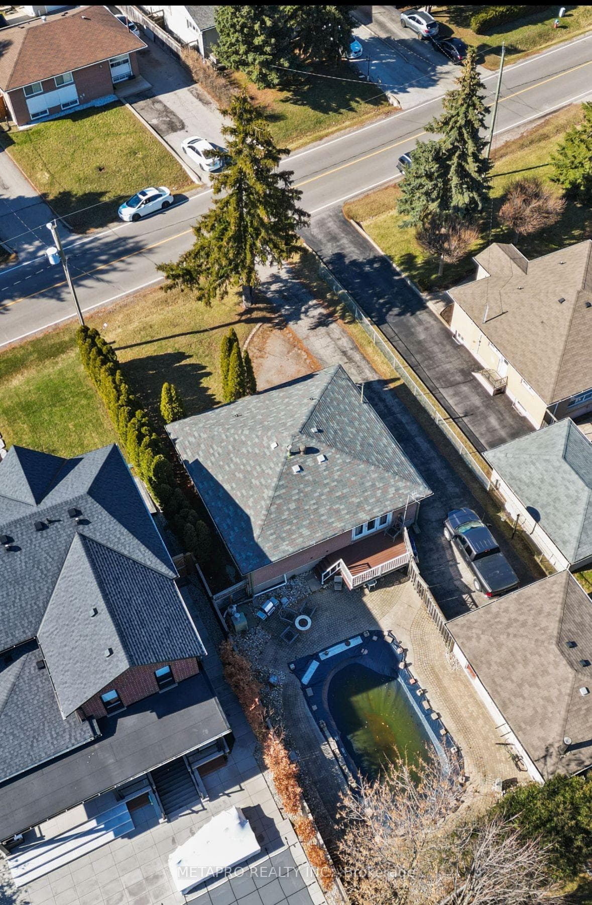 1294 Pinegrove Road photo 1