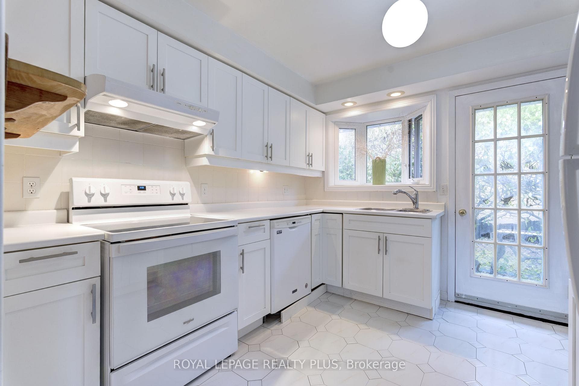 256 Cherryhill Road photo 17