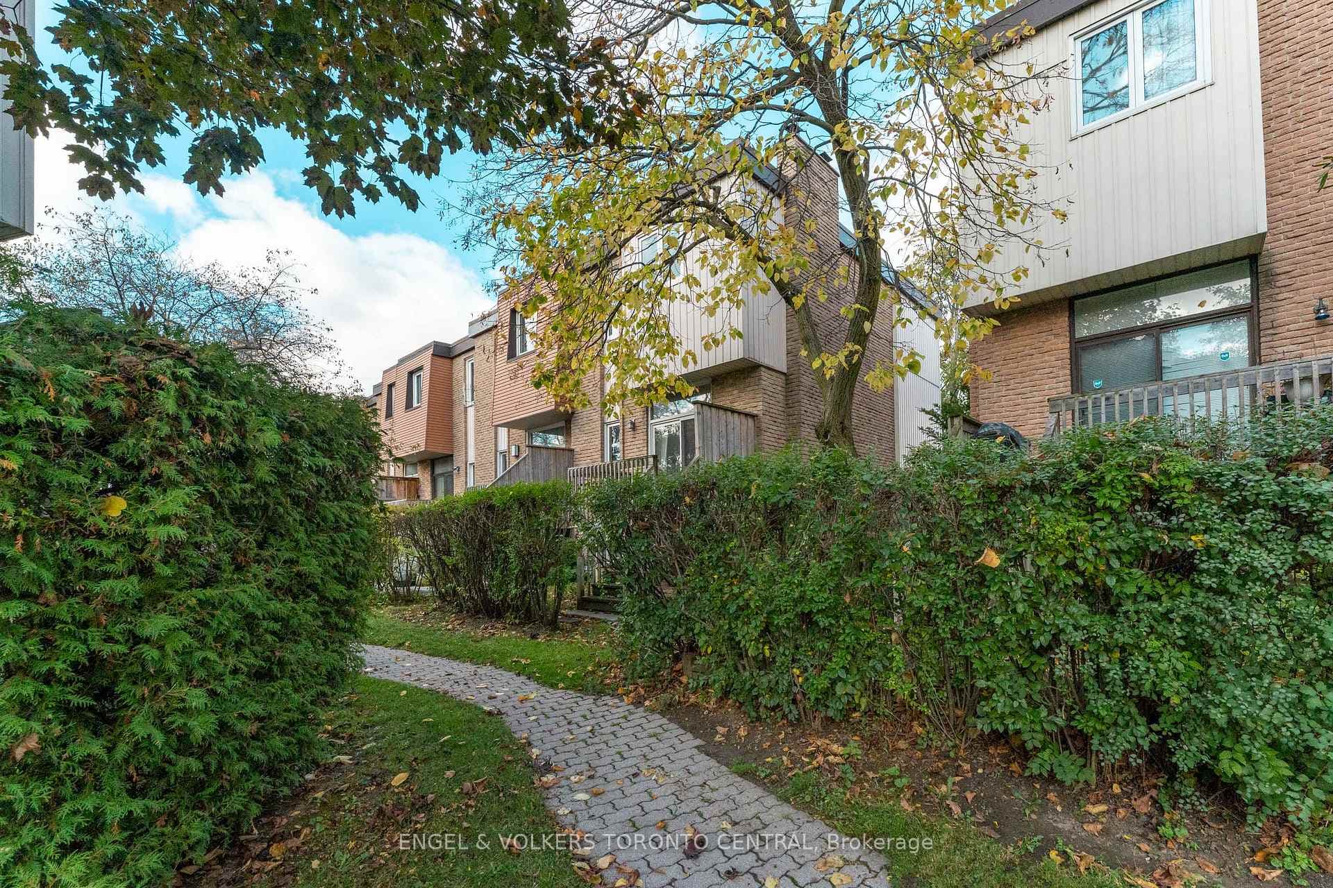 15 Guildwood Parkway Unit 51 photo 38