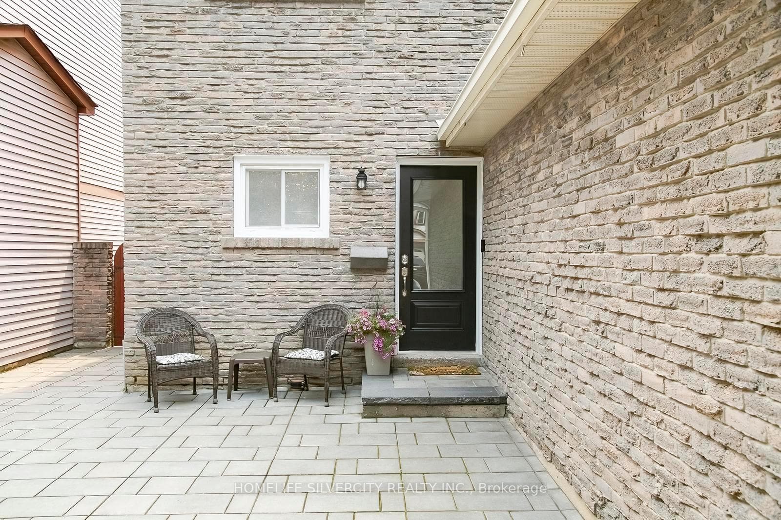21 Mitchell Avenue photo 4