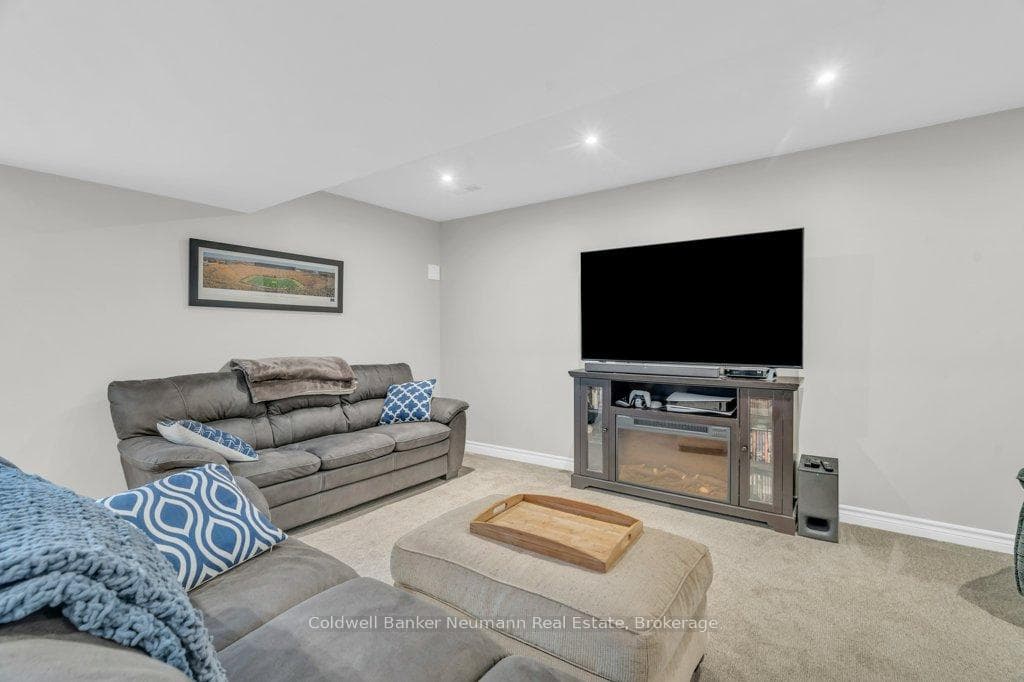 14 Jeffrey Drive photo 27