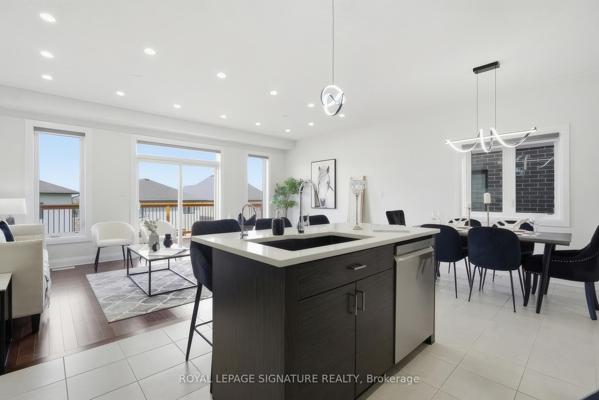 512 Nathalie Crescent photo 7