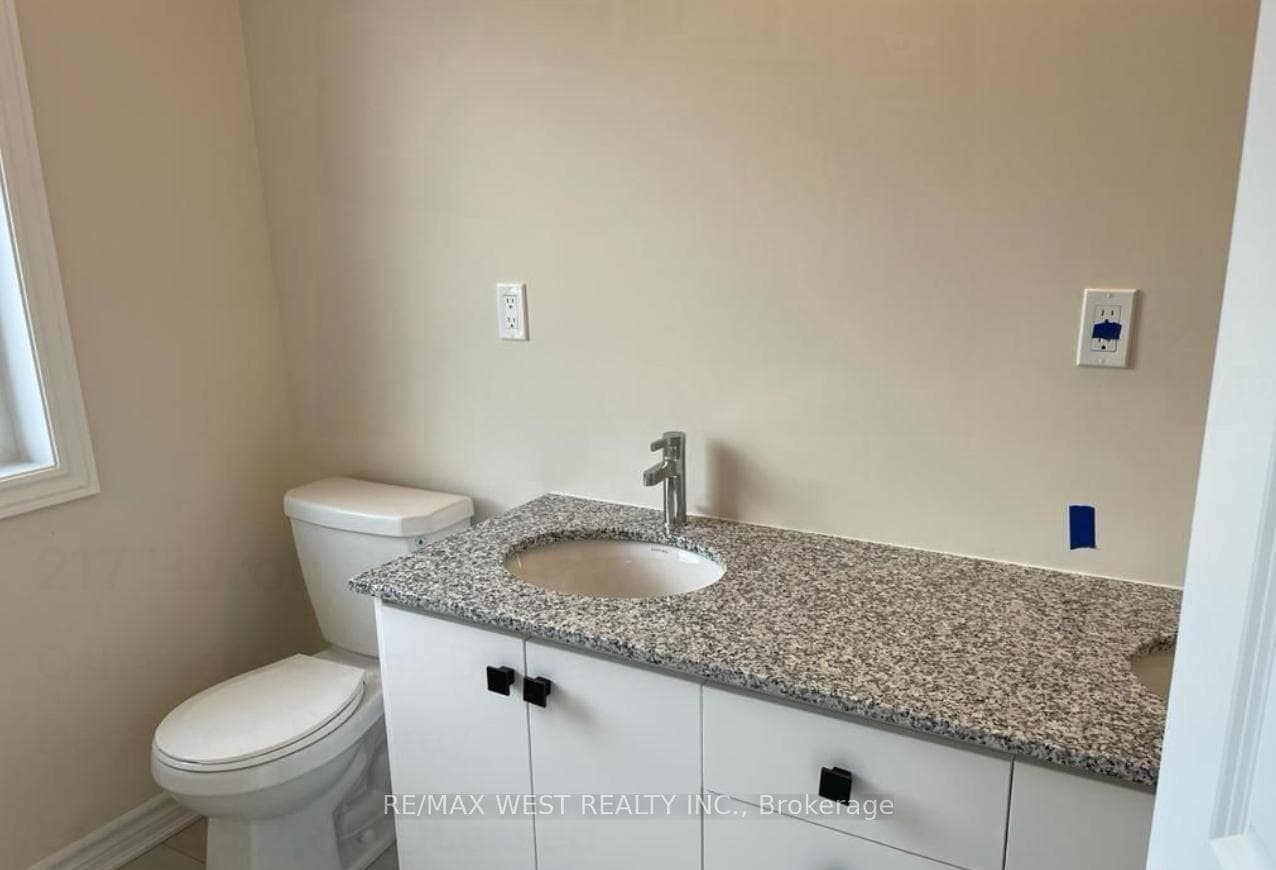 217 Huron Street photo 10