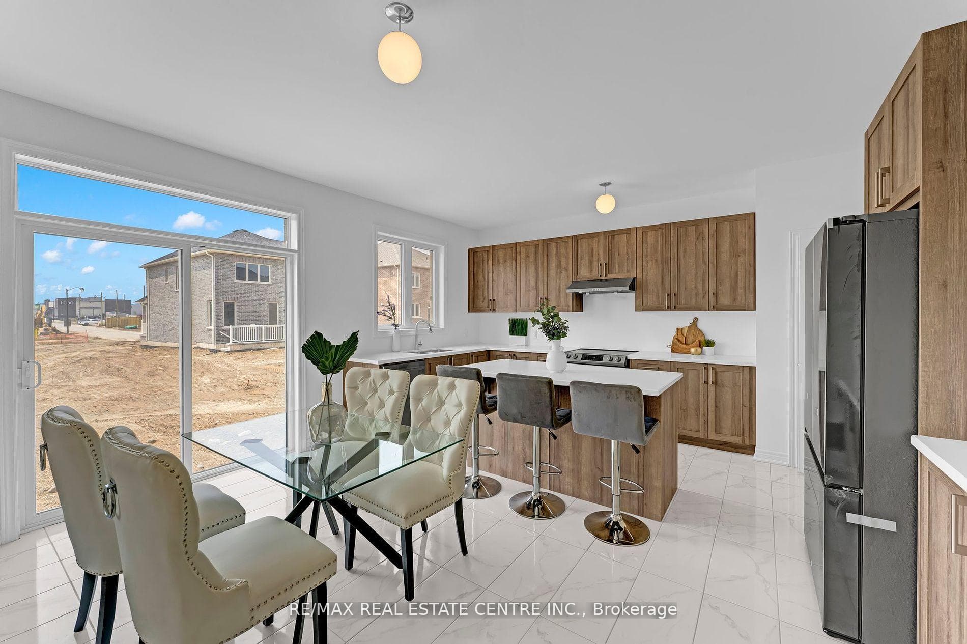 456 Black Cherry Crescent photo 13