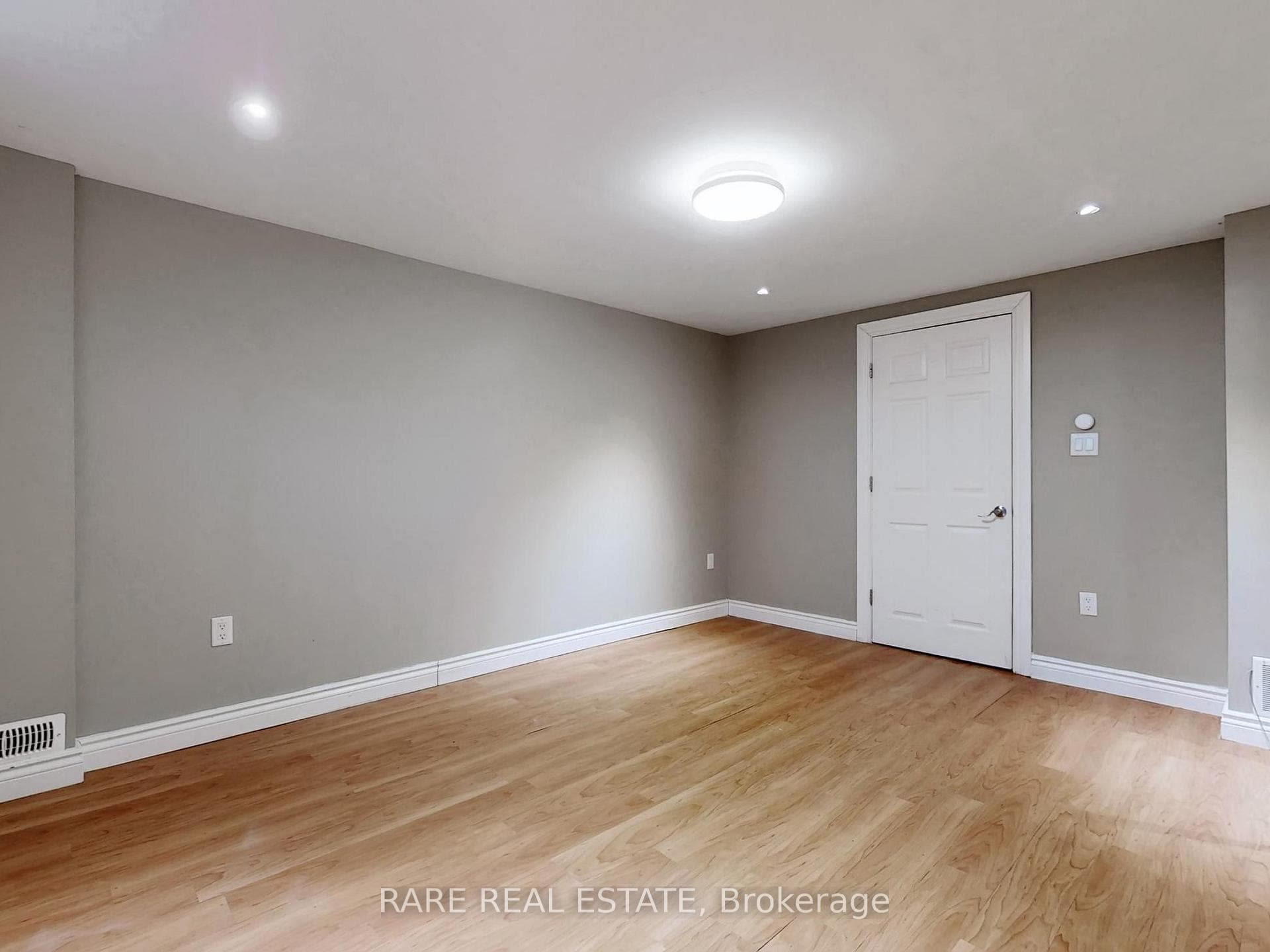 359 East 42nd Street Unit Lower photo 19