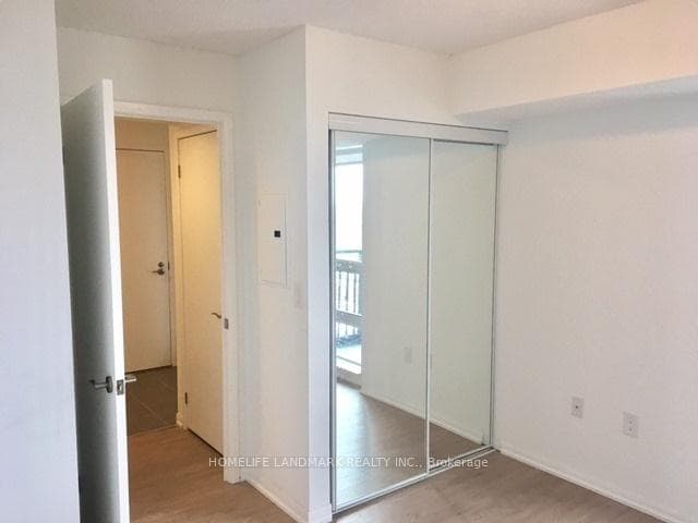 830 Lawrence Avenue Unit 1505 photo 10