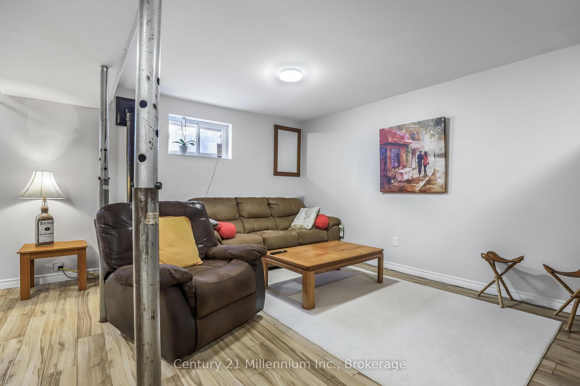 446 Manley Crescent photo 29