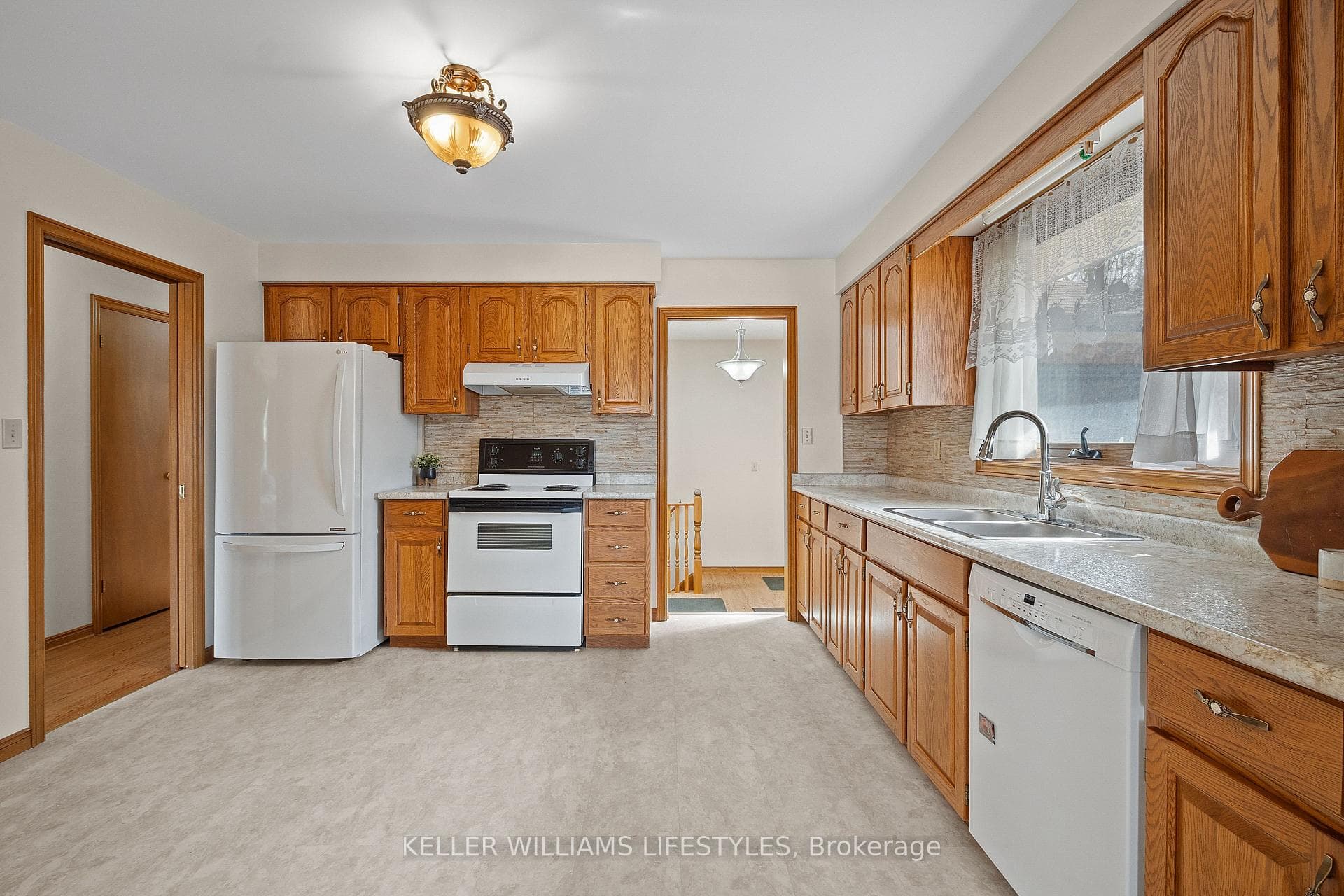 437 Drury Lane photo 11