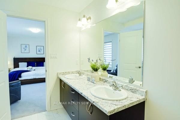 13 Jenner Drive photo 35