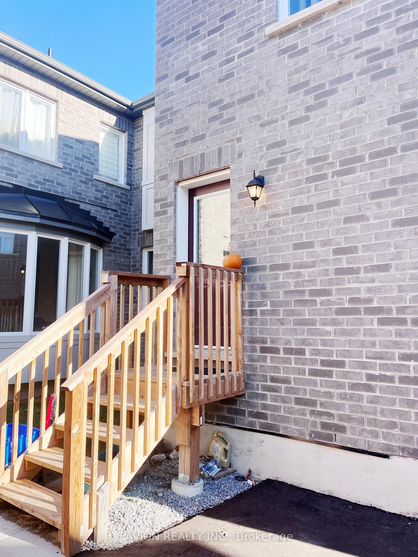 5 Waterleaf Road photo 3