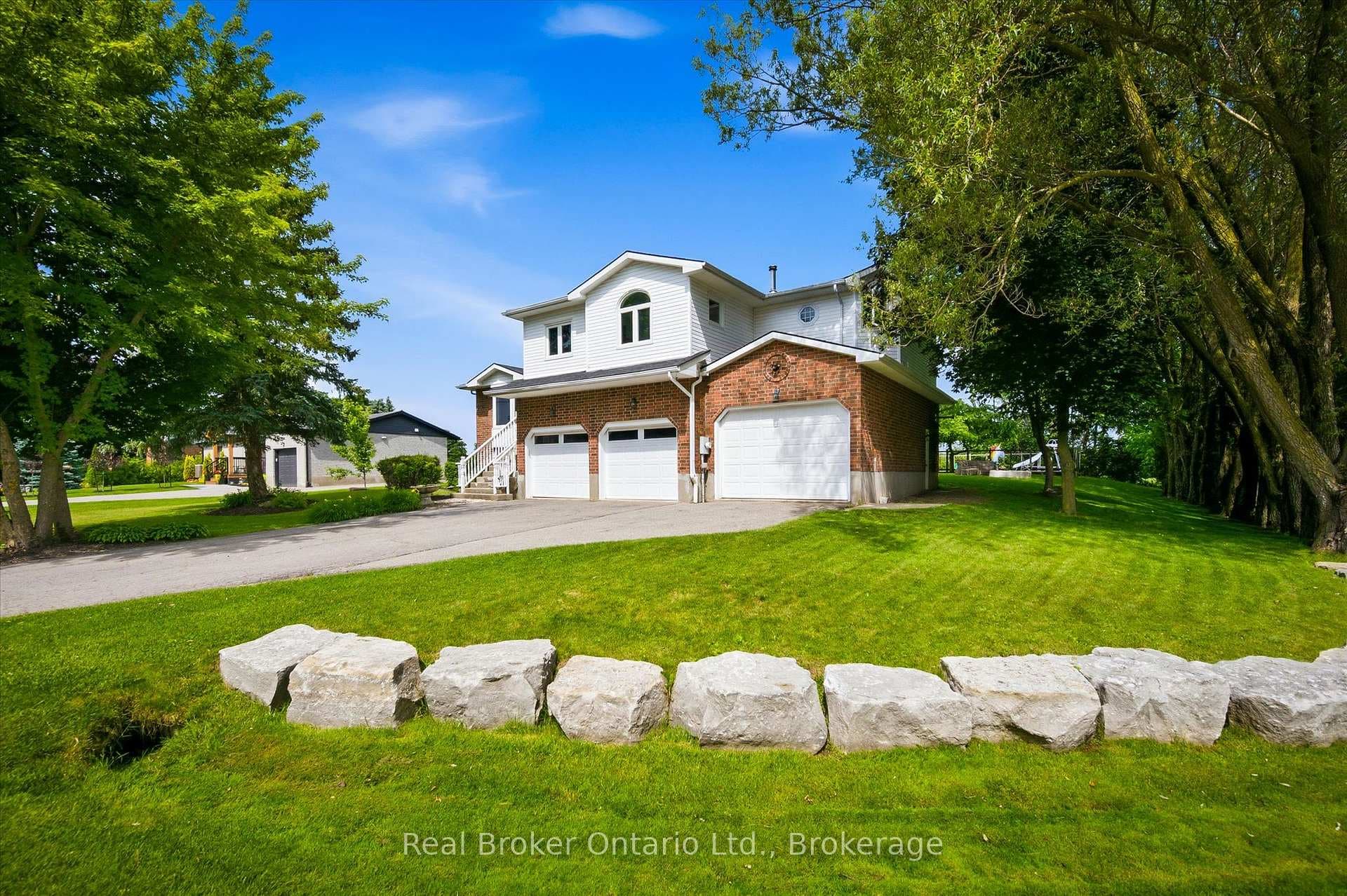 170 Elmslie Place photo 3