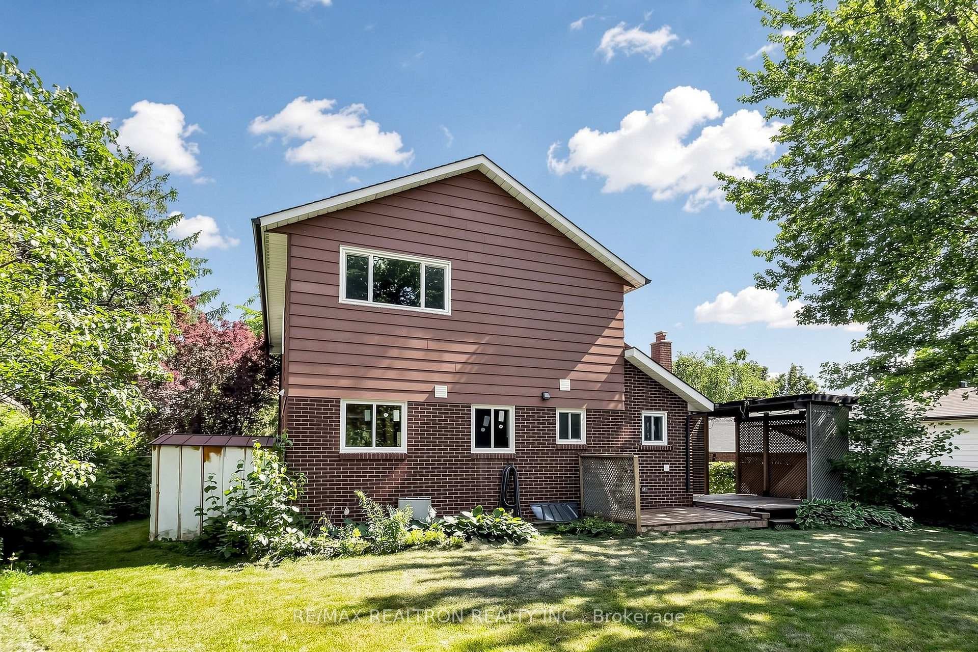 75 Pringle Avenue photo 42