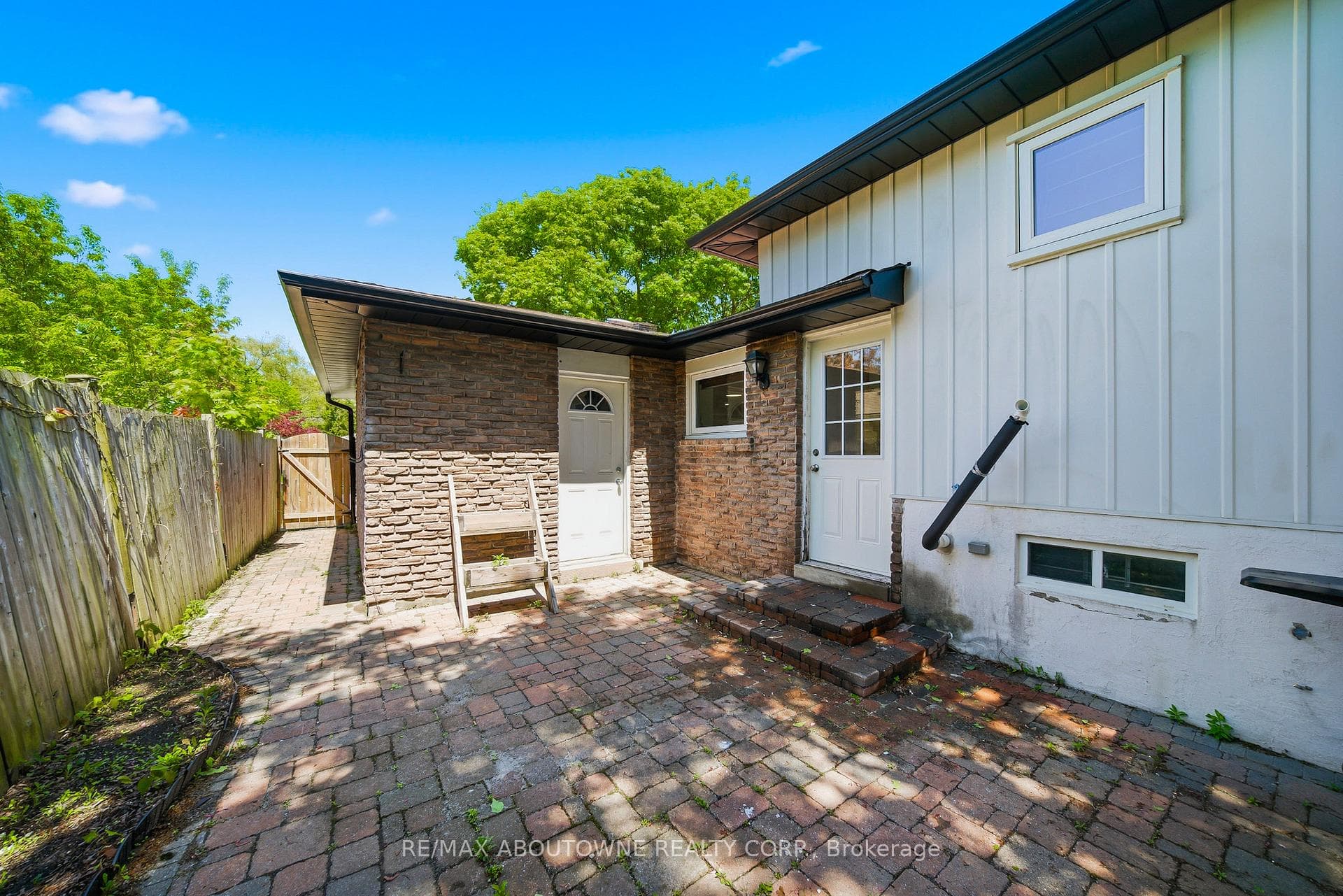 2306 Devon Road photo 33